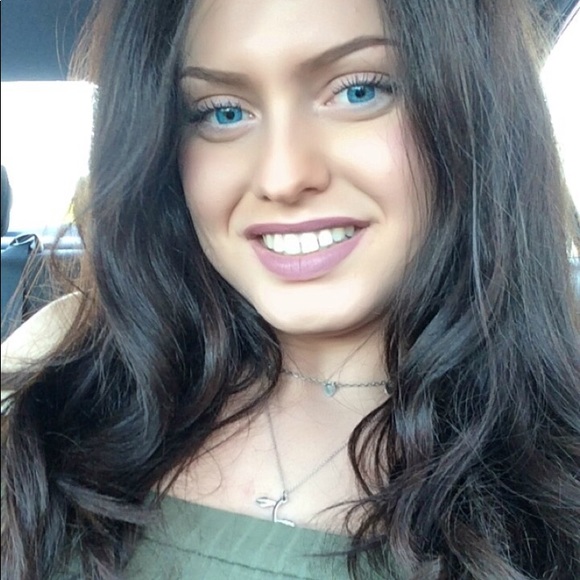 Meet your Posher, Joyelle - Picture 1 of 1